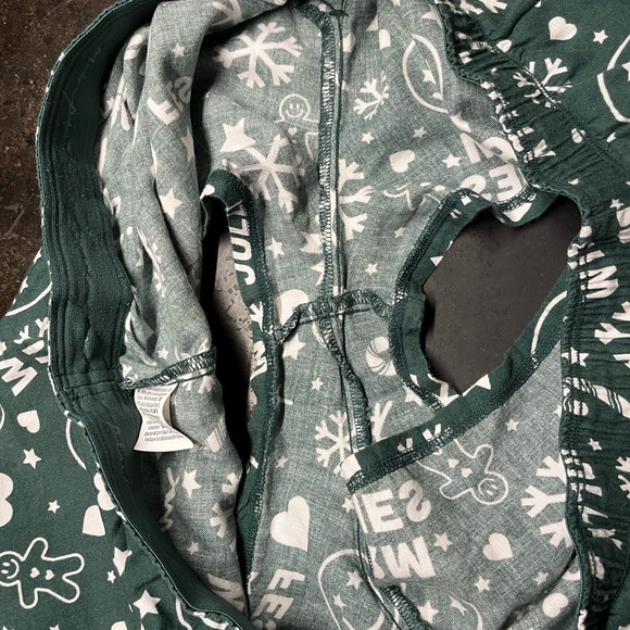 Victoria Secret Green Holiday Sleep Shorts, XL - Picture 4 of 7